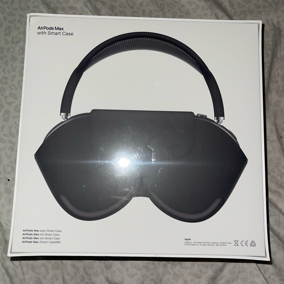 AirPods Pro Max - Picture 2 of 2